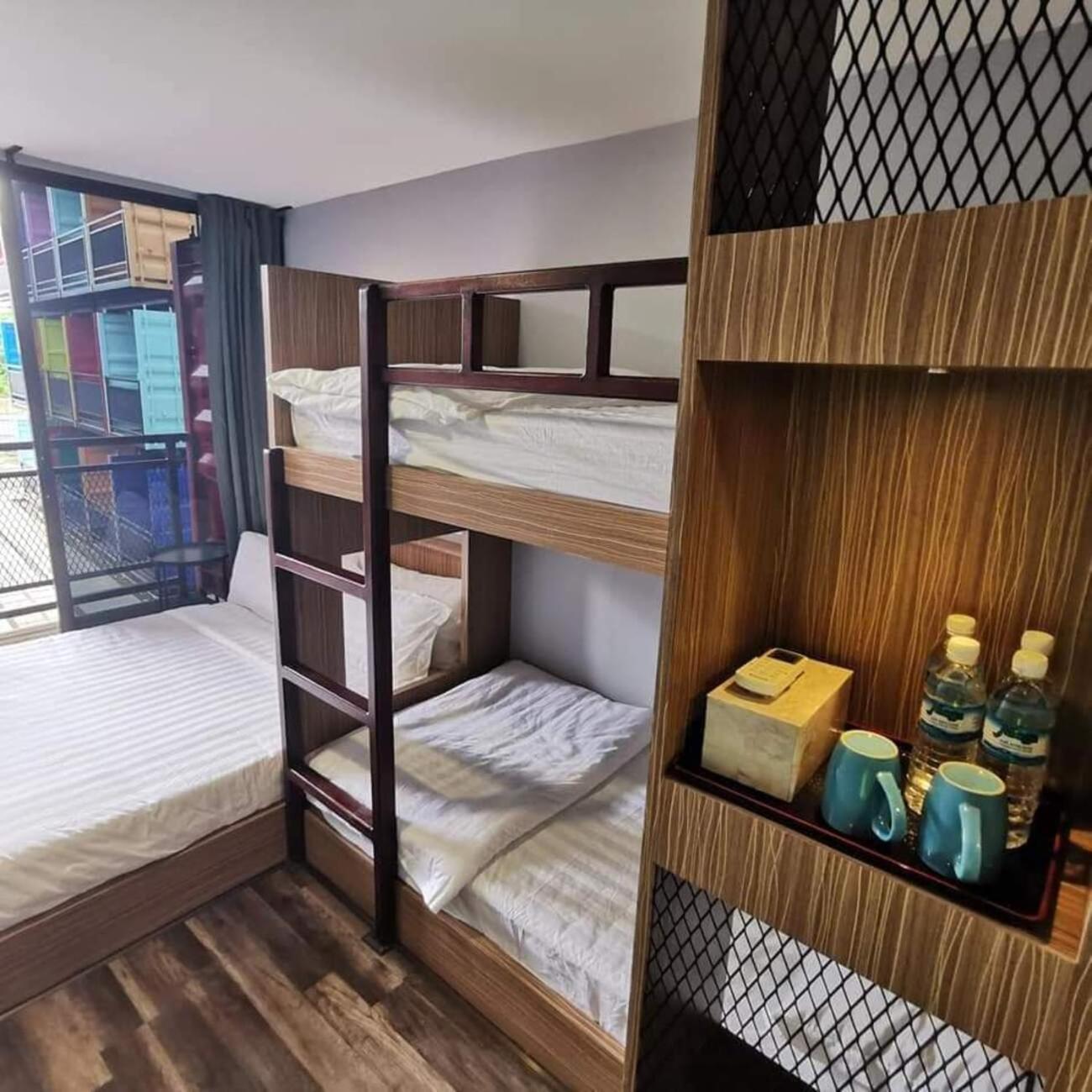 Boxinn The Kontena Home Семпорна Екстериор снимка